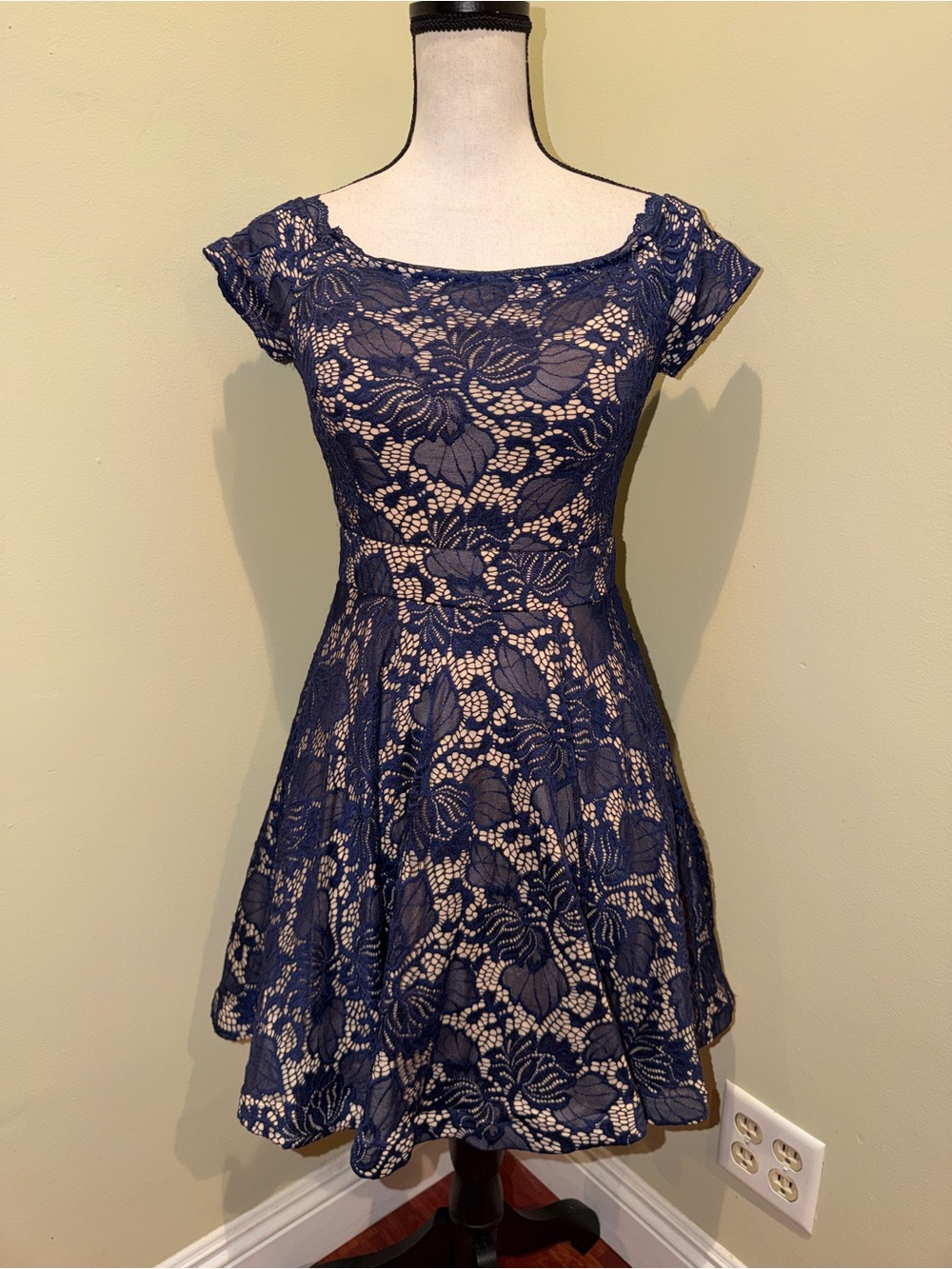 B. Darlin Navy Blue Lace Overlay Fit and Flare Mini Dress Nude Lining Sz 7/8